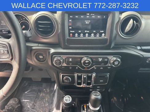 Used 2022 Jeep Wrangler Unlimited Sport AWD/4WD image 18