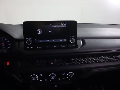 Used 2025 Honda Accord LX image 39