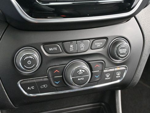 Used 2022 Jeep Cherokee Limited image 22