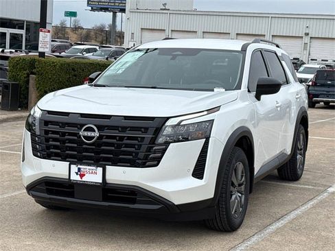 New 2026 Nissan Pathfinder SV image 4