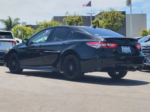 Used 2019 Toyota Camry SE FWD image 2