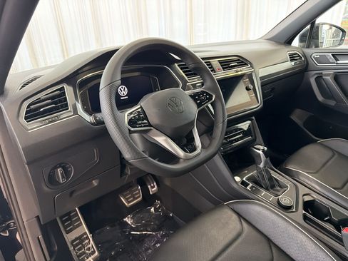 Used 2022 Volkswagen Tiguan SEL R-Line AWD/4WD image 4