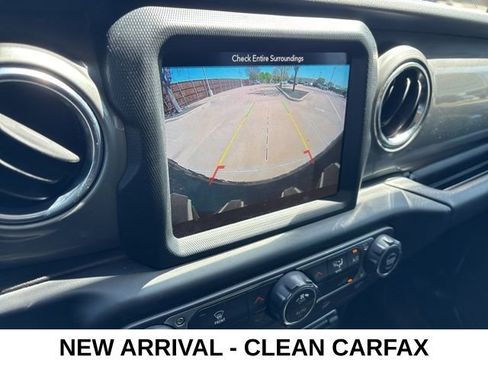 Used 2019 Jeep Wrangler Unlimited Sahara w/ Uconnect 4C Nav & Sound Group image 12