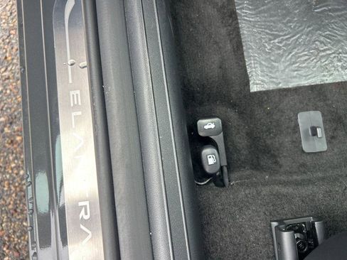 New 2026 Hyundai Elantra Limited image 12