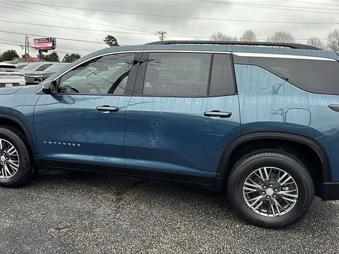 New 2026 Chevrolet Traverse LT image 8