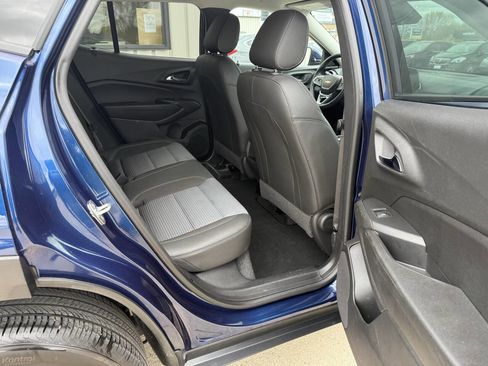 Used 2024 Chevrolet Trax LT w/ Driver Confidence Package FWD image 12