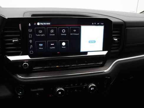 Used 2025 GMC Sierra 1500 SLT image 25