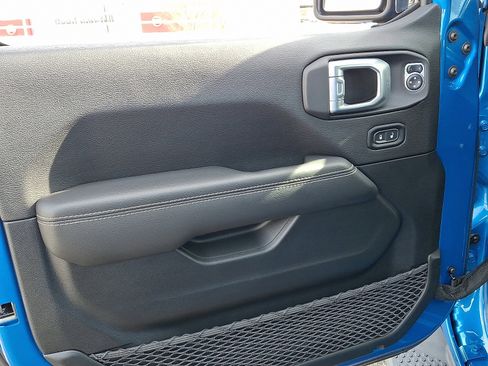 Used 2021 Jeep Wrangler Unlimited Sahara image 12