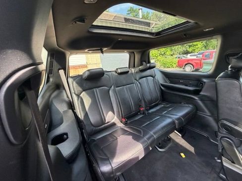 Used 2023 Jeep Wagoneer Series II AWD/4WD image 13