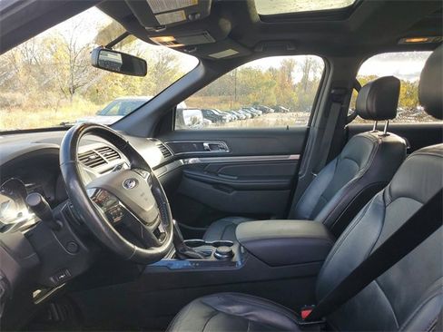 Used 2017 Ford Explorer Sport image 12