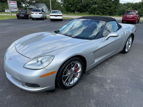 Used 2006 Chevrolet Corvette Convertible w/ Preferred Equipment Group RWD image 4