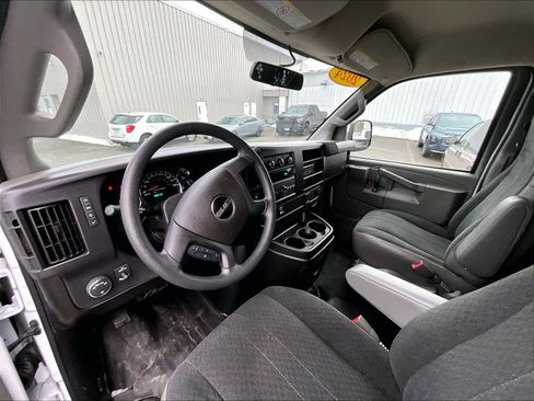 Used 2024 GMC Savana 2500 w/ Driver Convenience Package image 17