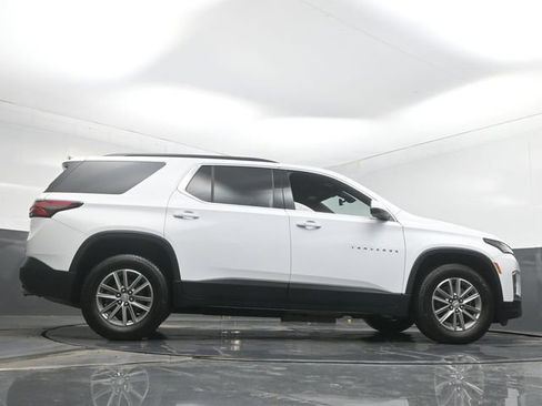Used 2023 Chevrolet Traverse LT w/ Rear Camera Mirror Package image 54