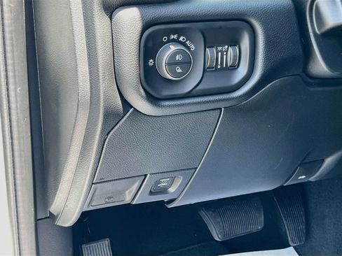 New 2026 RAM 2500 Laramie AWD/4WD image 10