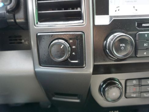 Used 2019 Ford F150 XLT w/ Equipment Group 302A Luxury AWD/4WD image 17