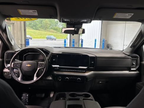 Used 2024 Chevrolet Silverado 1500 LT AWD/4WD image 11