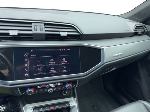 Used 2022 Audi Q3 2.0T Premium image 23