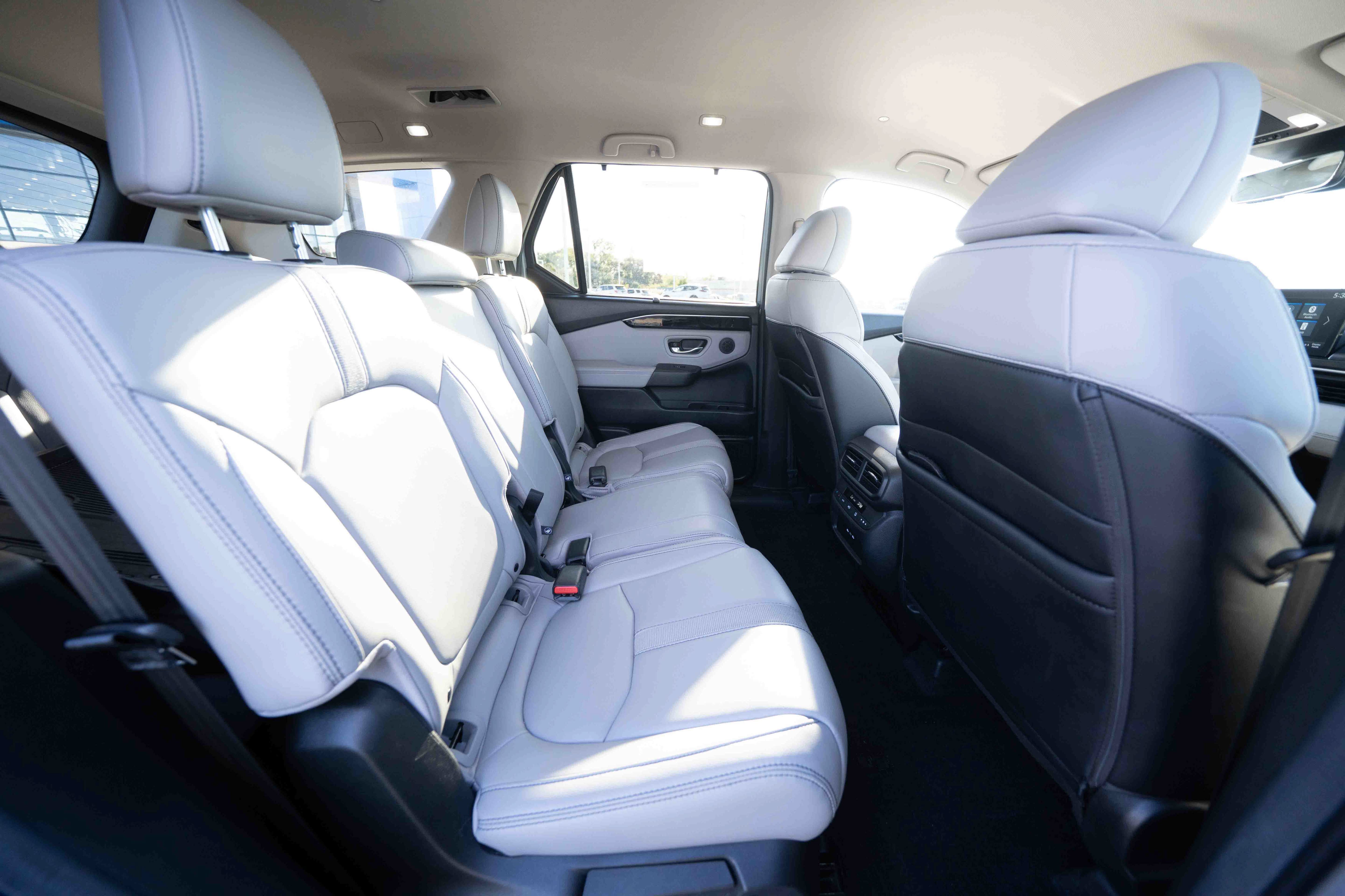 Used 2025 Honda Pilot EX-L image 25