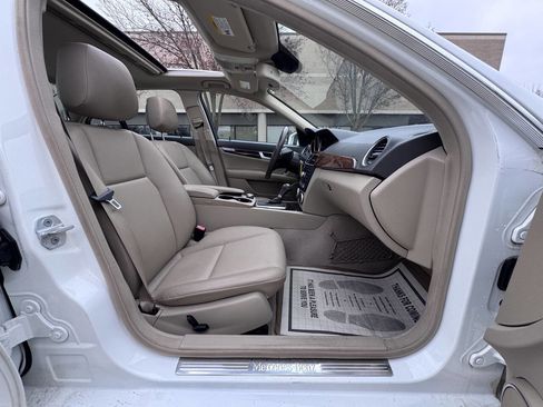 Used 2013 Mercedes-Benz C 250 Sedan image 19
