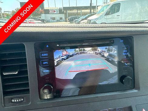 Used 2017 Toyota Sienna XLE FWD image 28