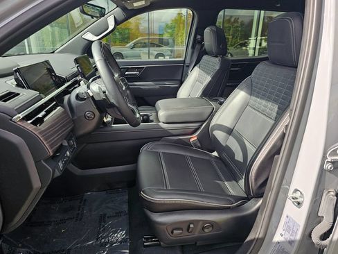 Used 2025 GMC Sierra EV Denali AWD/4WD image 21