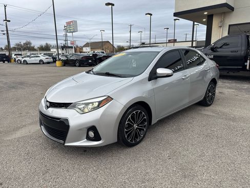 Used 2016 Toyota Corolla S Premium image 2