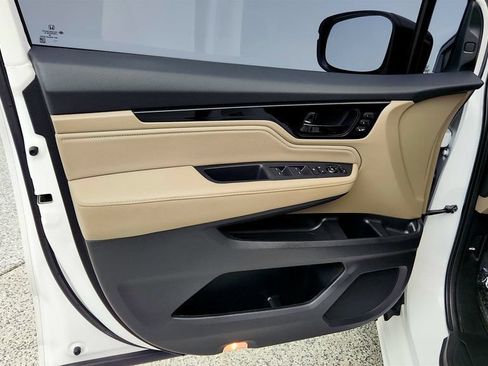 Used 2021 Honda Odyssey Touring image 11