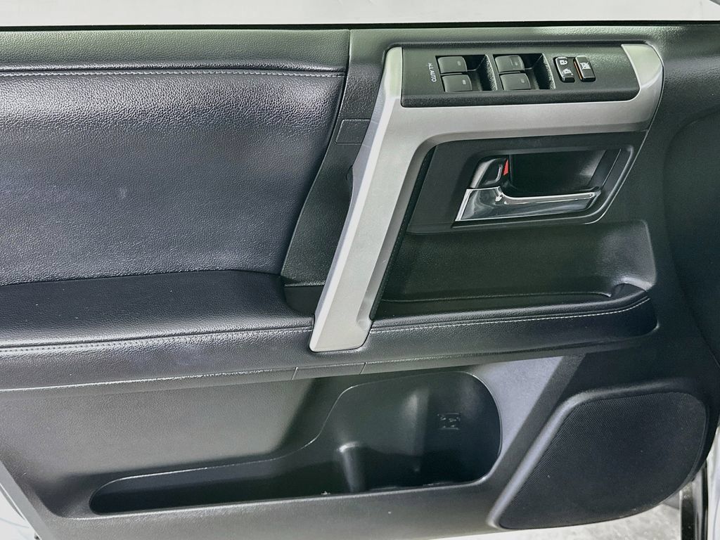 Used 2019 Toyota 4Runner SR5 AWD/4WD image 22