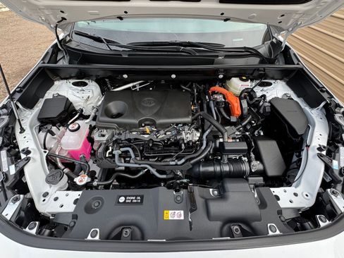 Used 2025 Toyota RAV4 LE image 31