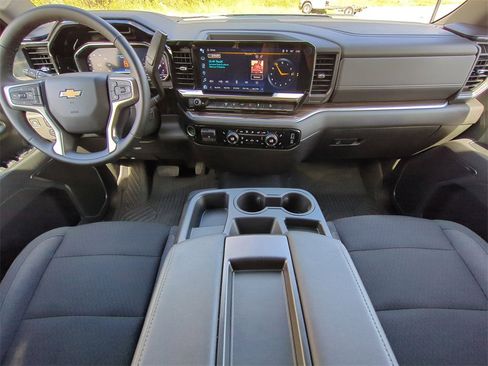 Used 2025 Chevrolet Silverado 2500 LT image 15