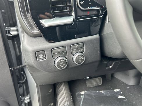 New 2026 GMC Sierra 1500 Elevation w/ Elevation Select Package AWD/4WD image 18