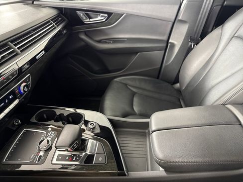 Used 2018 Audi Q7 3.0T Prestige image 19