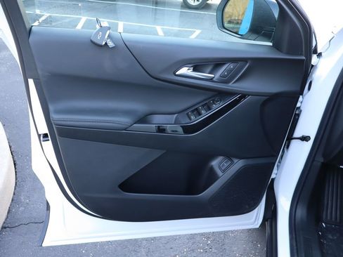 New 2026 Chevrolet Equinox LT image 4