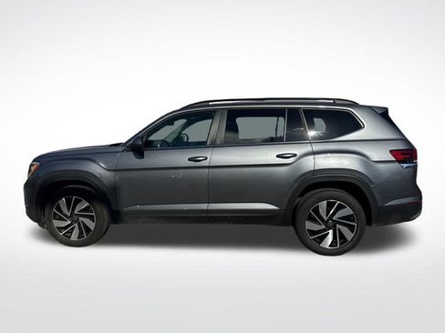 Used 2025 Volkswagen Atlas SE FWD image 3