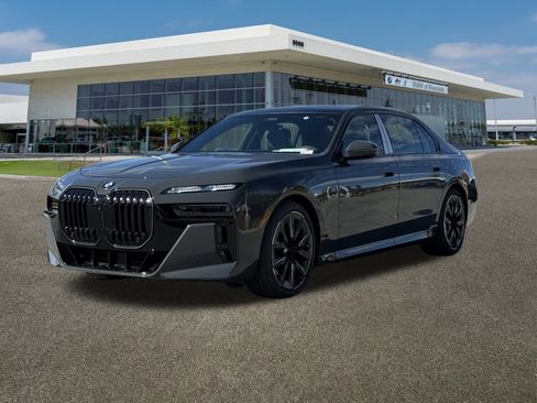 New 2026 BMW 740i w/ Executive Package image 5