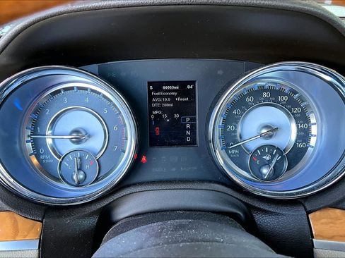 Used 2012 Chrysler 300 C image 24