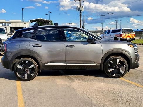 New 2025 Nissan Kicks SR w/ Illumination Package image 4