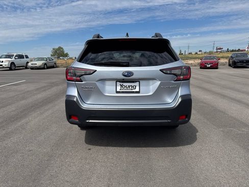 Used 2024 Subaru Outback Premium AWD/4WD image 6