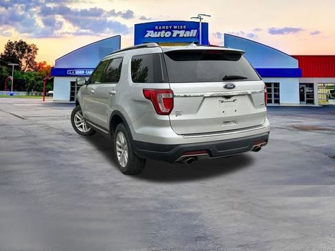 Used 2018 Ford Explorer XLT w/ Equipment Group 201A AWD/4WD image 5