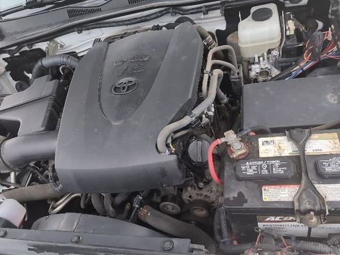 Used 2016 Toyota Tacoma TRD Off-Road image 27