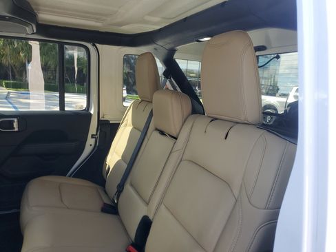 Used 2019 Jeep Wrangler Unlimited Rubicon image 16