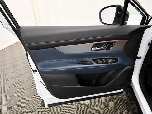 Used 2025 Nissan Murano Platinum w/ Cargo Package image 13