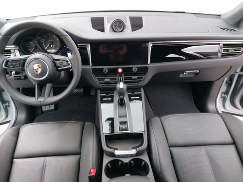 New 2026 Porsche Macan image 11