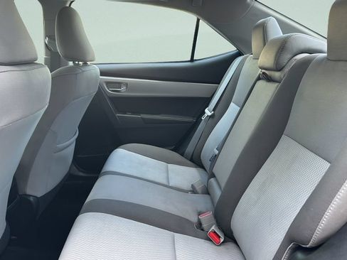 Used 2018 Toyota Corolla LE FWD image 23