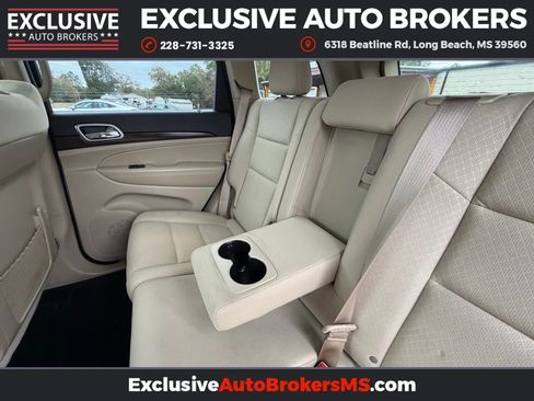Used 2018 Jeep Grand Cherokee Laredo image 30