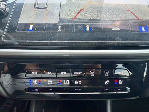 Used 2023 Chevrolet Bolt EUV Premier w/ Redline Edition FWD image 39