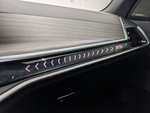 Used 2025 BMW X5 xDrive40i w/ M Sport Package AWD/4WD image 18