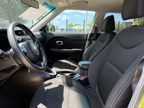 Used 2017 Kia Soul FWD image 10