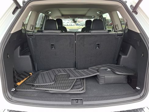 Used 2022 Volkswagen Atlas SEL R-Line image 34