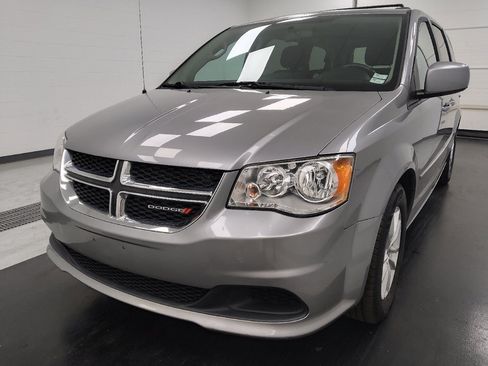 Used 2016 Dodge Grand Caravan SXT w/ Rear Park Assist Package FWD image 15
